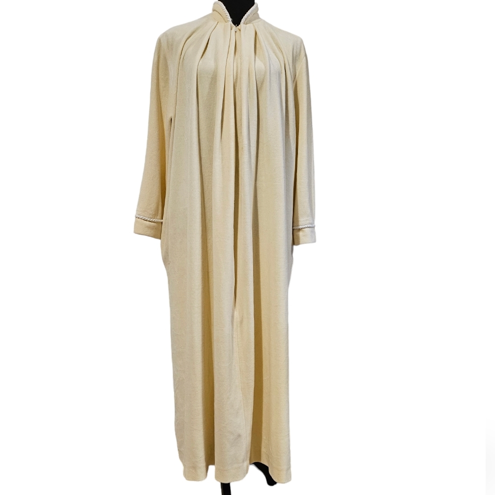 Diamond Tea Neiman Marcus Vintage Cream Nightgown Sz.M